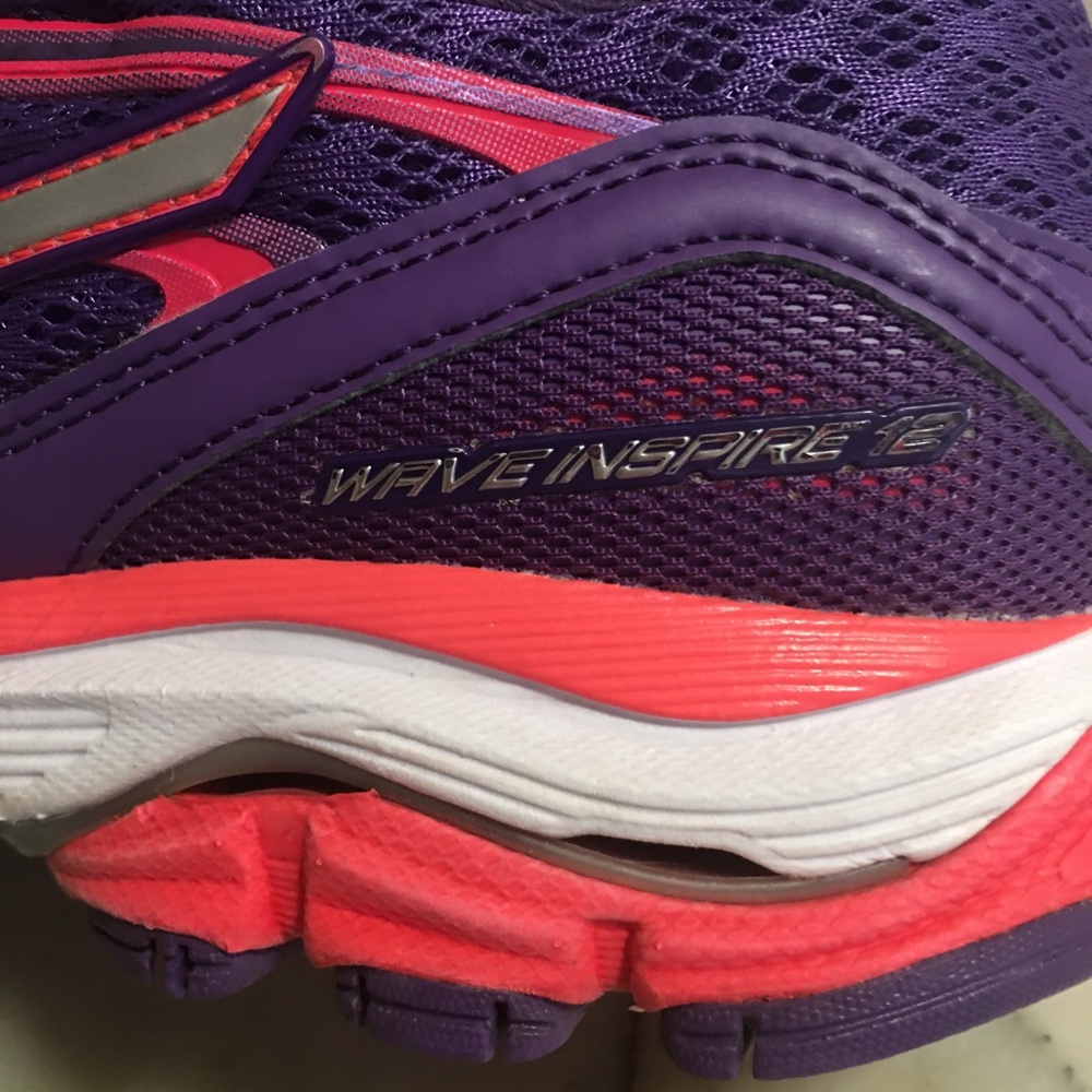 👟Like New Women’s Mizuno Wave Inspire 12. X10 Running Tennis Shoes - Picture 6 of 11